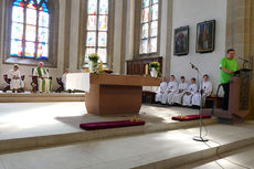 Die neuen Messdiener in St. Crescentius (Foto: Karl-Franz Thiede)